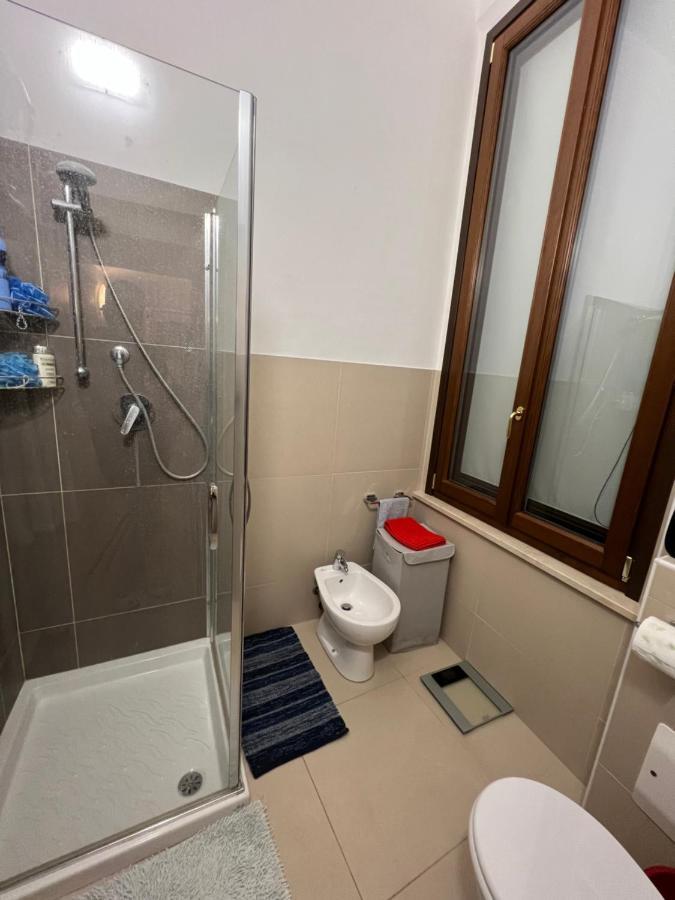 Grande Stanza Matrimoniale In Palazzo Signorile Apartamento Mirandola Exterior foto